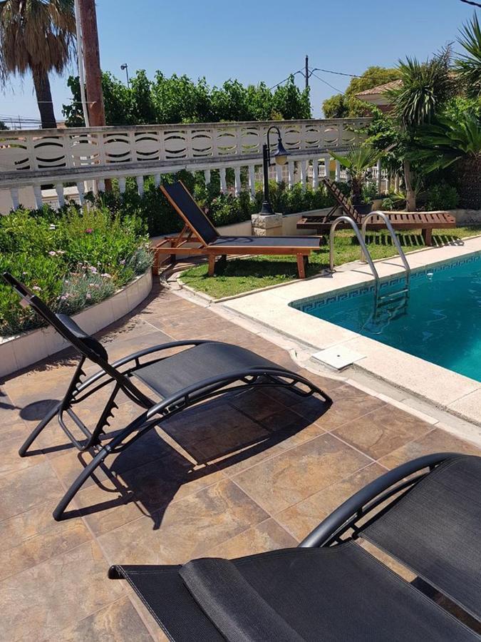 Da Vinci Room Villa Blanca Кембрилс Екстериор снимка