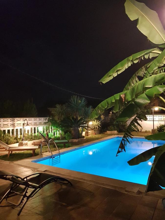 Da Vinci Room Villa Blanca Кембрилс Екстериор снимка