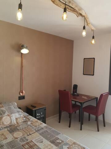 Da Vinci Room Villa Blanca Кембрилс Екстериор снимка